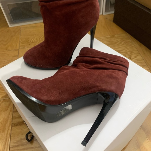 Aldo 6 inch bootie heels . Size US 8 - Picture 2 of 7